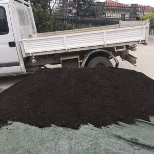 Zöldkomposzttal kevert termőföld